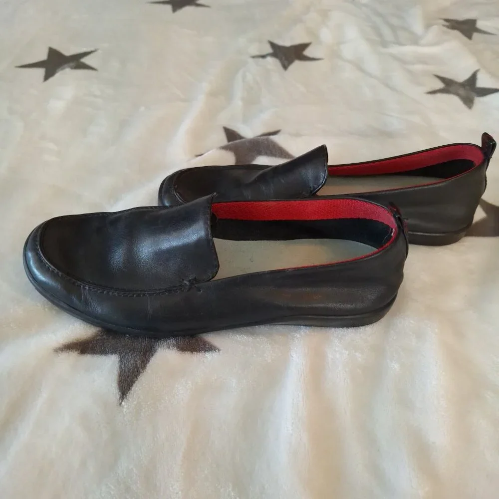 Women's Size 6M Bass Nantucket Slip-On Soft Leather Loafers‎ Red Accents
